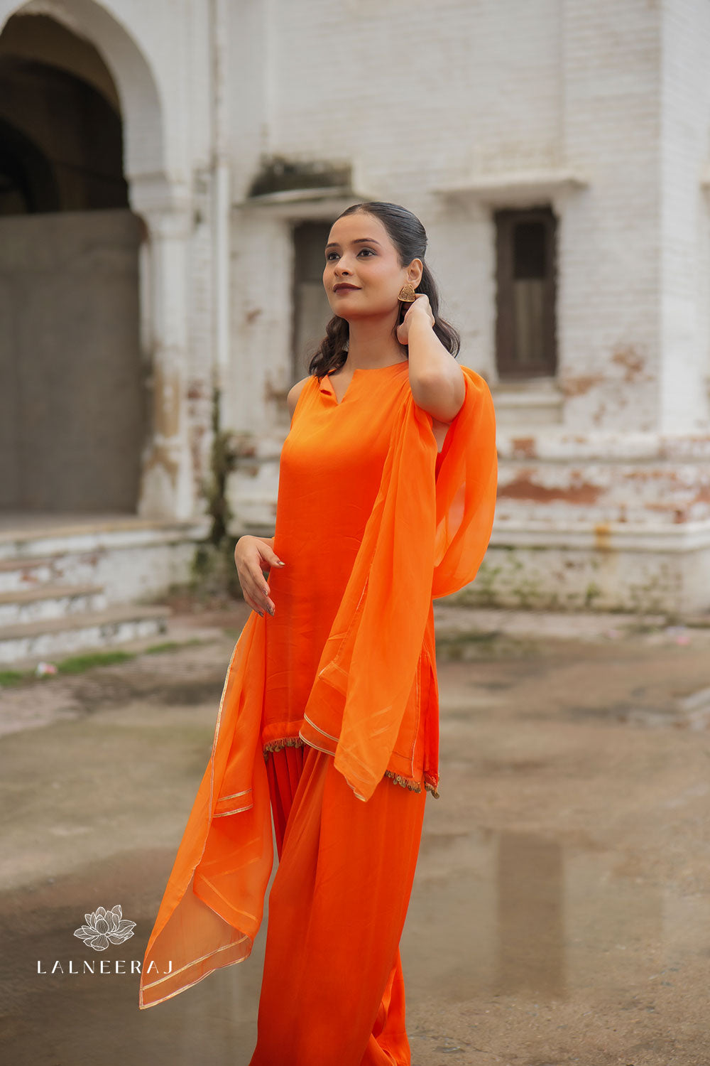 Sunehri solid Farshi Salwar Set