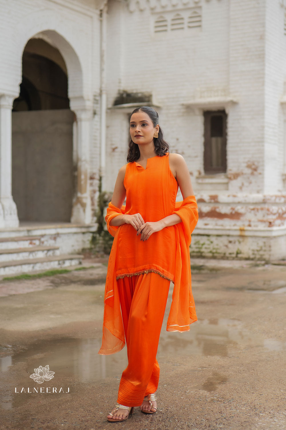 Sunehri solid Farshi Salwar Set