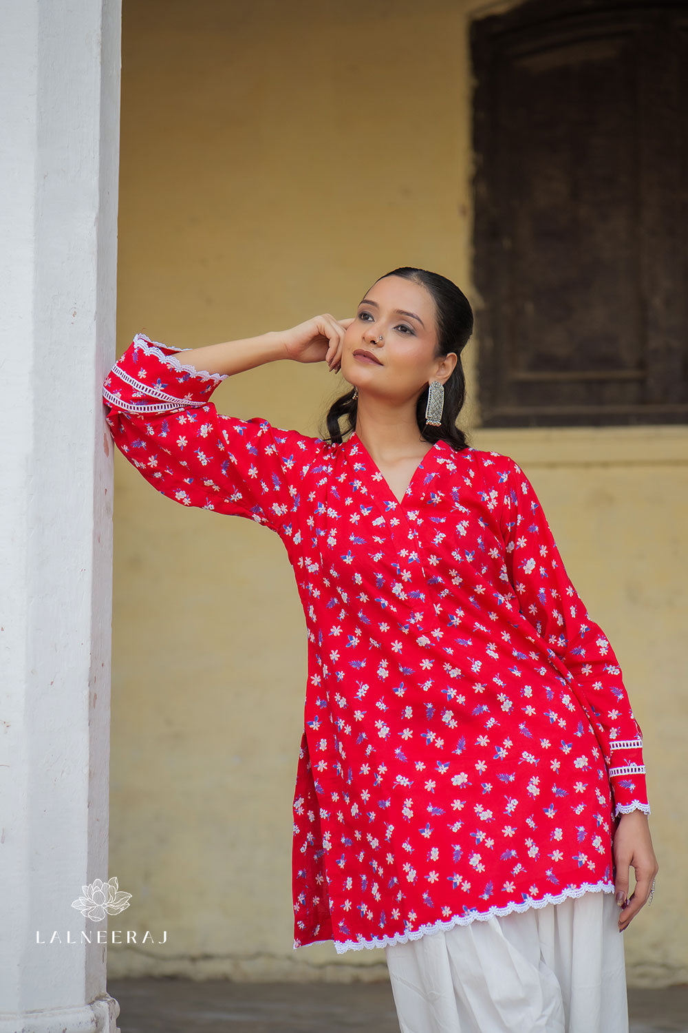 Phool Farshi Salwar Set - Red